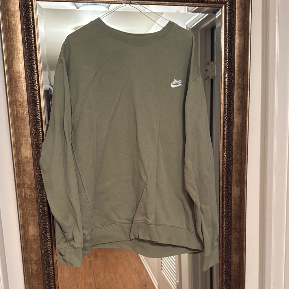 Nike Men's Green Sweater